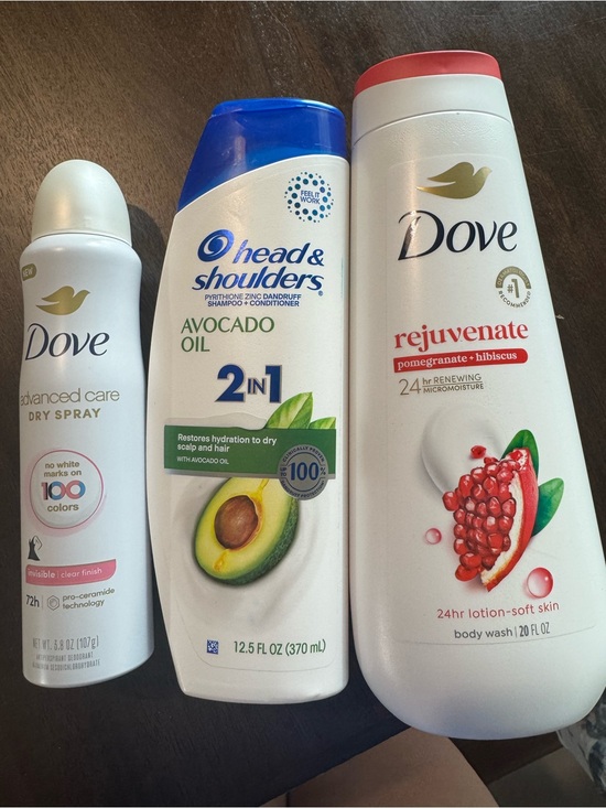 Dove Other - Dove Rejuvenate Pomegranate + Hibiscus Body Wash - White